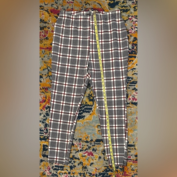 Charlotte Russe Houndstooth Plaid Leggings - Picture 3 of 4